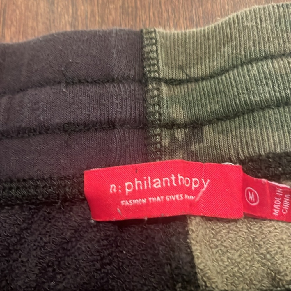 N:philanthropy sweats two tone black & camouflage size med - Picture 7 of 9